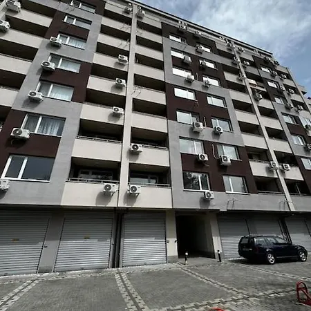 Family And Business With Free Street Parking Διαμέρισμα *