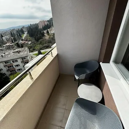 Family And Business With Free Street Parking Διαμέρισμα